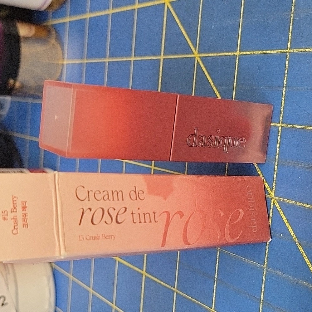 Dasique Cream de Rose Tint - #15 Crush Berry 3g New in Box